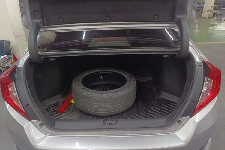 Used Honda Civic 2019 220TURBO CVT Dynamic Edition China VI Trunk