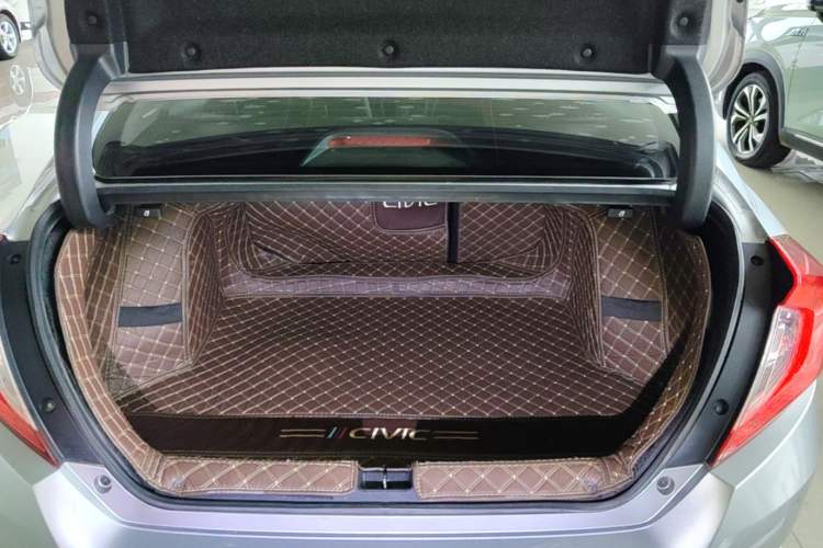 Used Honda Civic 2019 220TURBO CVT Dynamic Edition China VI Trunk