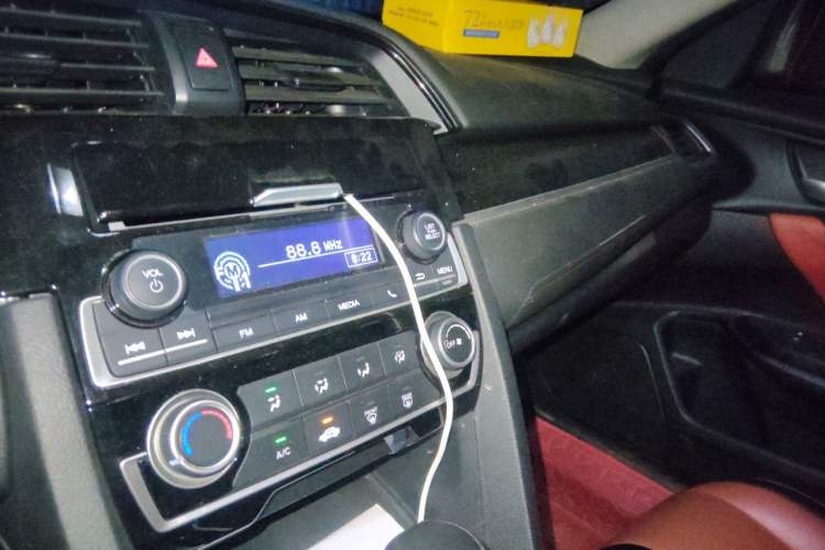 Used Honda Civic 2019 180TURBO CVT Shangyue Edition China V Emission Standard Audio And AC Panel