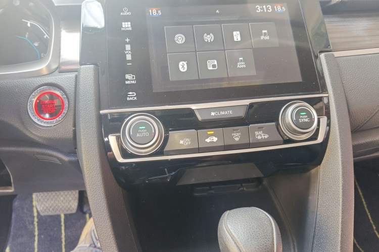 Used Honda Civic 2019 220TURBO CVT Dynamic Edition China VI Audio And AC Panel