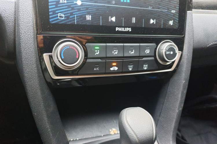 Used Honda Civic 2019 180TURBO CVT Shangyue Edition China VI Emission Standard Audio And AC Panel