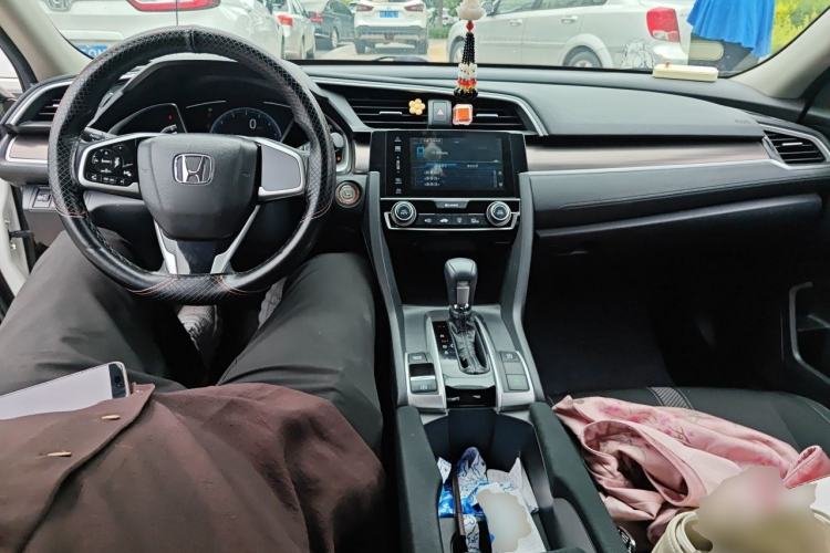 Used Honda Civic 2019 220TURBO CVT Dynamic Edition China VI Center Console