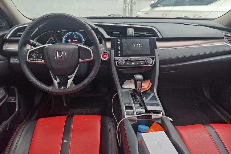 Used Honda Civic 2019 220TURBO CVT Dynamic Edition China VI Center Console