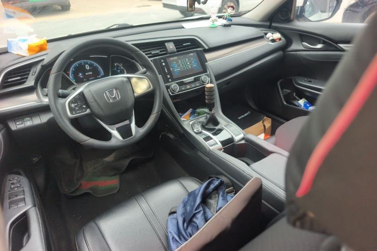 Used Honda Civic 2019 220TURBO Manual Jinkong Edition China V Emission Standard Center Console
