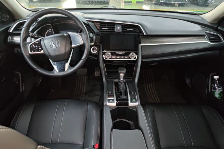 Used Honda Civic 2019 220TURBO CVT Dynamic Edition China VI Center Console