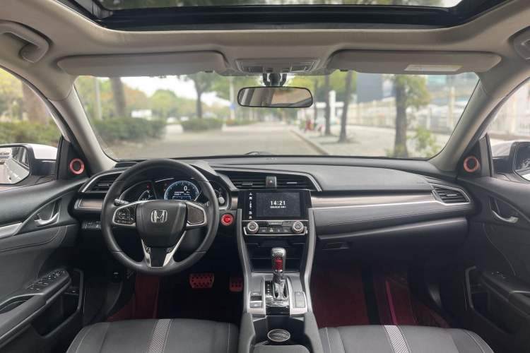 Used Honda Civic 2019 220TURBO CVT Dynamic Edition China VI Center Console