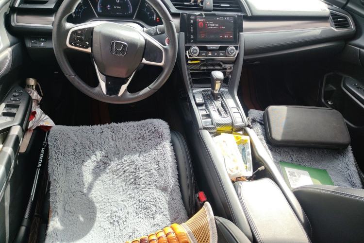 Used Honda Civic 2019 220TURBO CVT Dynamic Edition China VI Center Console