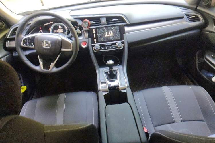 Used Honda Civic 2019 220TURBO Manual Jinkong Edition China VI Center Console