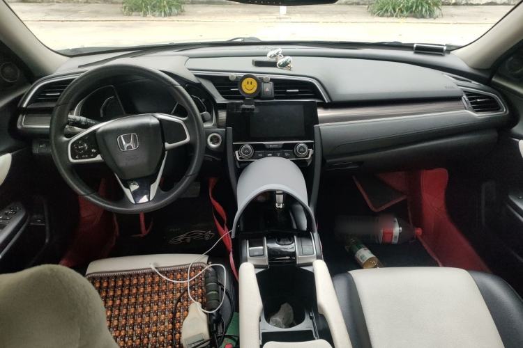 Used Honda Civic 2019 220TURBO CVT Dynamic Edition China VI Center Console