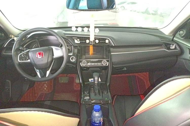 Used Honda Civic 2019 220TURBO CVT Dynamic Edition China V Center Console