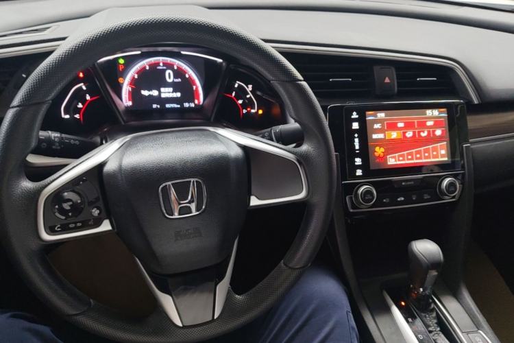 Used Honda Civic 2019 220TURBO CVT Dynamic Edition China V Emission Standard Center Console