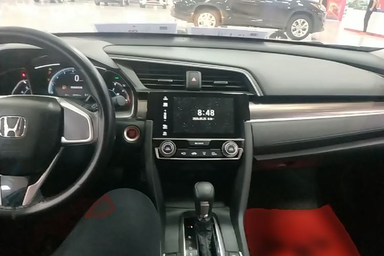 Used Honda Civic 2019 220TURBO CVT Dynamic Edition China VI Center Console