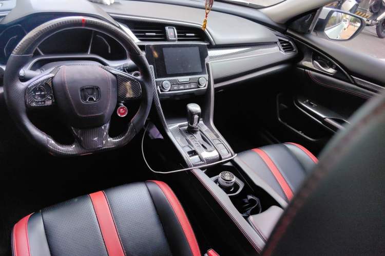 Used Honda Civic 2019 220TURBO CVT Dynamic Edition China VI Center Console
