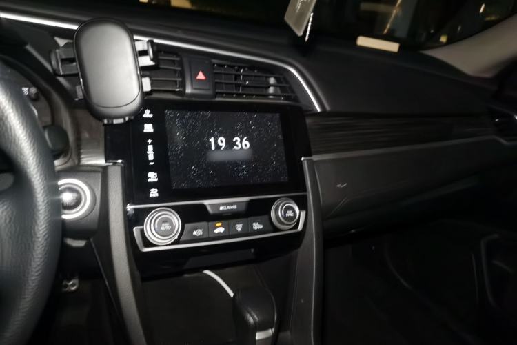 Used Honda Civic 2019 220TURBO CVT Dynamic Edition China VI Emission Standard Center Console
