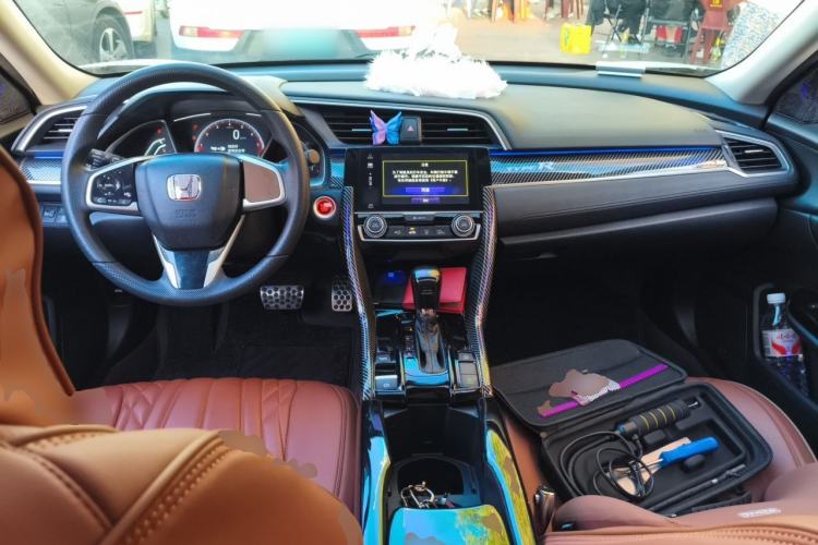 Used Honda Civic 2019 220TURBO CVT Dynamic Edition China VI Emission Standard Center Console
