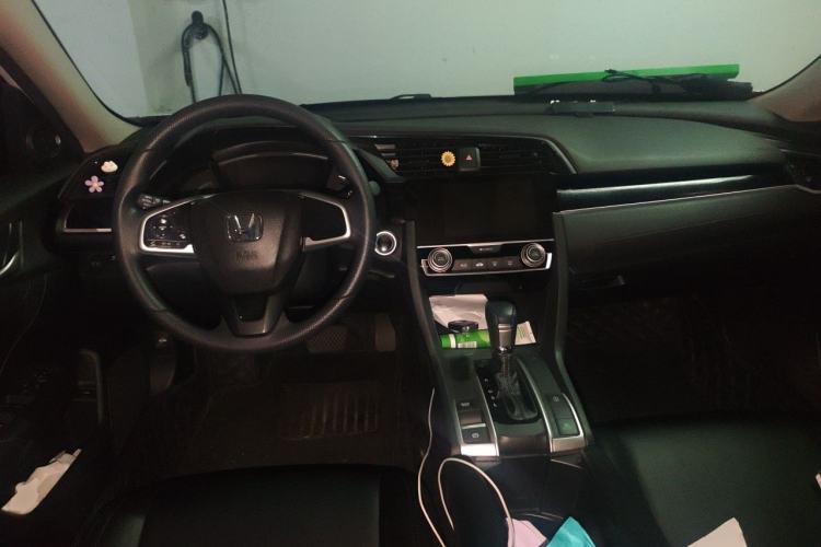 Used Honda Civic 2019 180TURBO CVT Shangdong Edition China VI Center Console