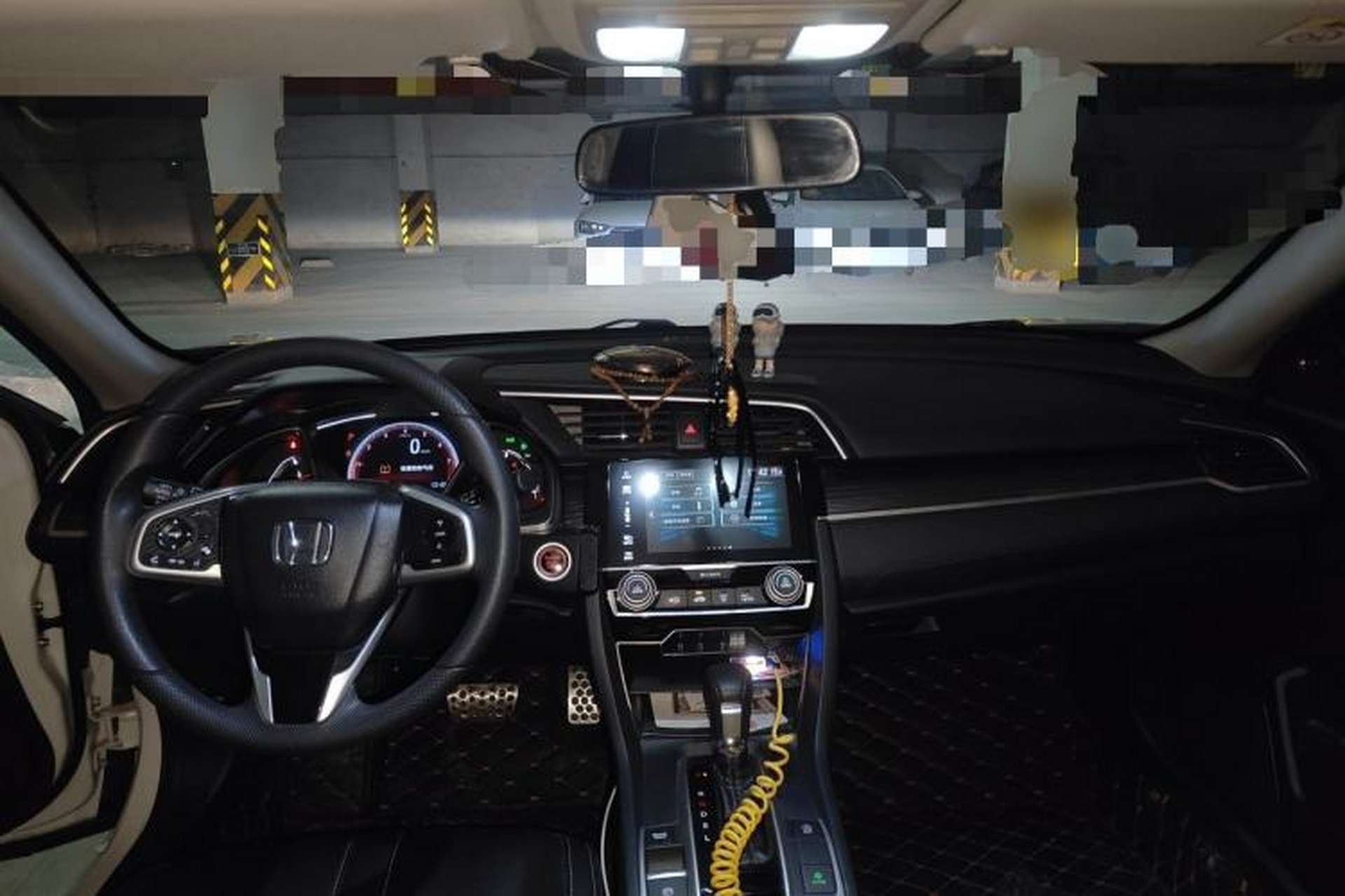 Used Honda Civic 2019 220TURBO CVT Dynamic Edition China VI Emission Standard Center Console