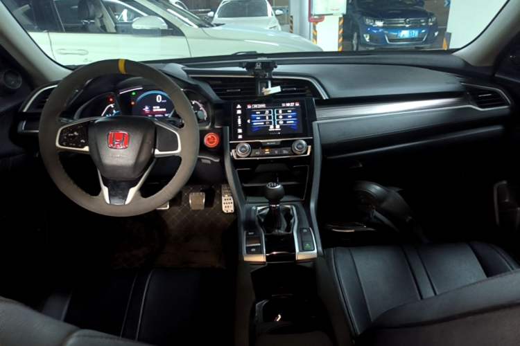 Used Honda Civic 2019 220TURBO Manual Jinkong Edition China VI Center Console