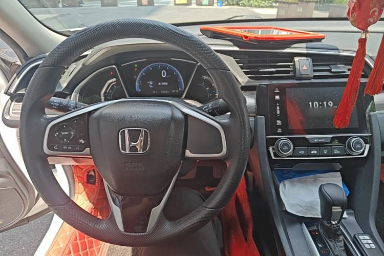 Used Honda Civic 2019 220TURBO CVT Dynamic Edition China VI Center Console