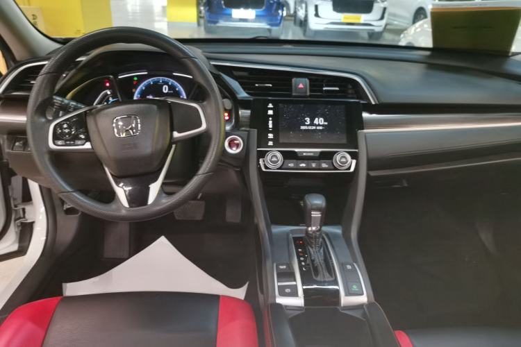 Used Honda Civic 2019 220TURBO CVT Dynamic Edition China VI Center Console