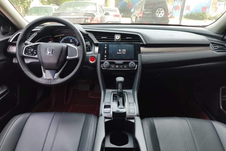 Used Honda Civic 2019 220TURBO CVT Dynamic Edition China VI Center Console
