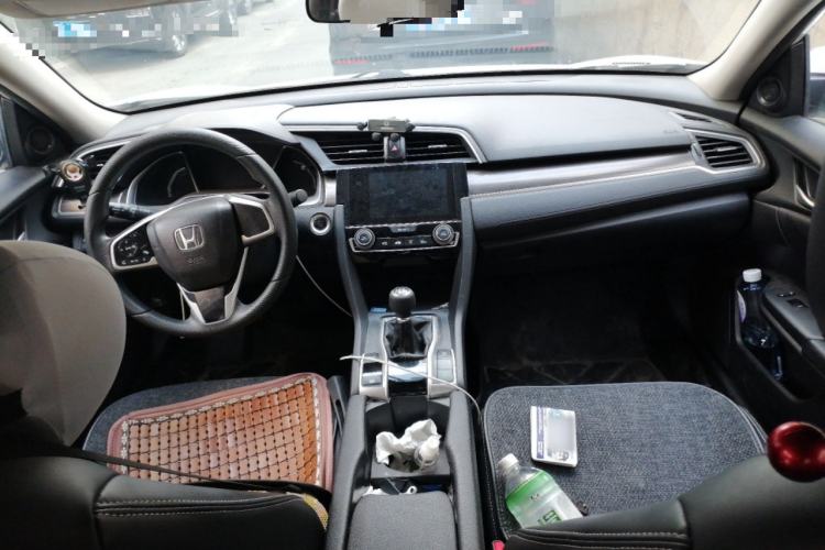Used Honda Civic 2019 220TURBO Manual Jinkong Edition China VI Center Console