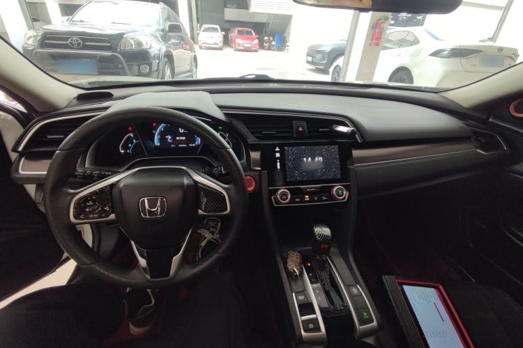 Used Honda Civic 2019 220TURBO CVT Dynamic Edition China VI Center Console