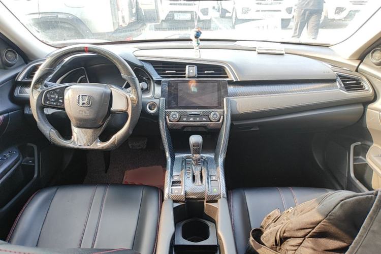 Used Honda Civic 2019 220TURBO CVT Dynamic Edition China VI Center Console