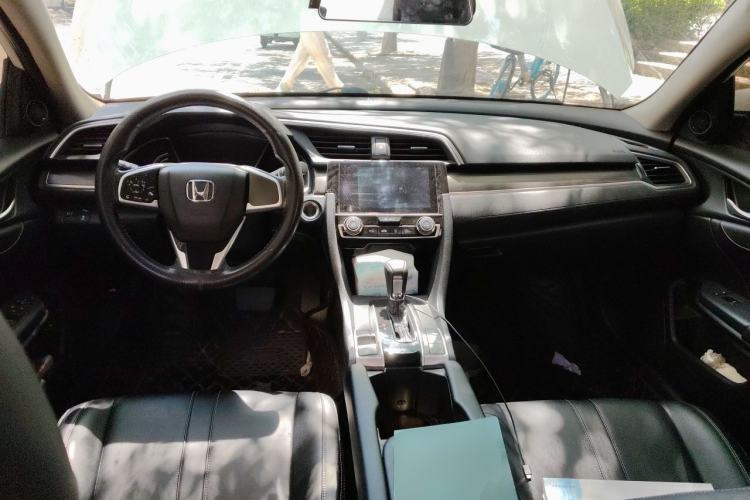 Used Honda Civic 2019 220TURBO CVT Dynamic Edition China VI Center Console