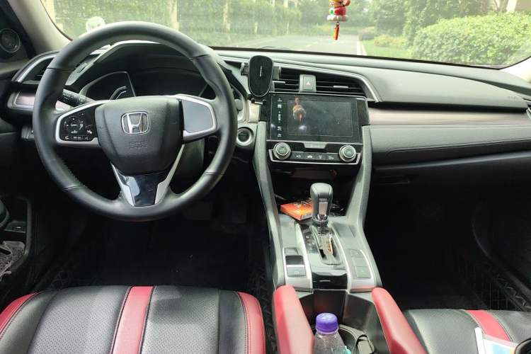 Used Honda Civic 2019 220TURBO CVT Dynamic Edition China VI Center Console