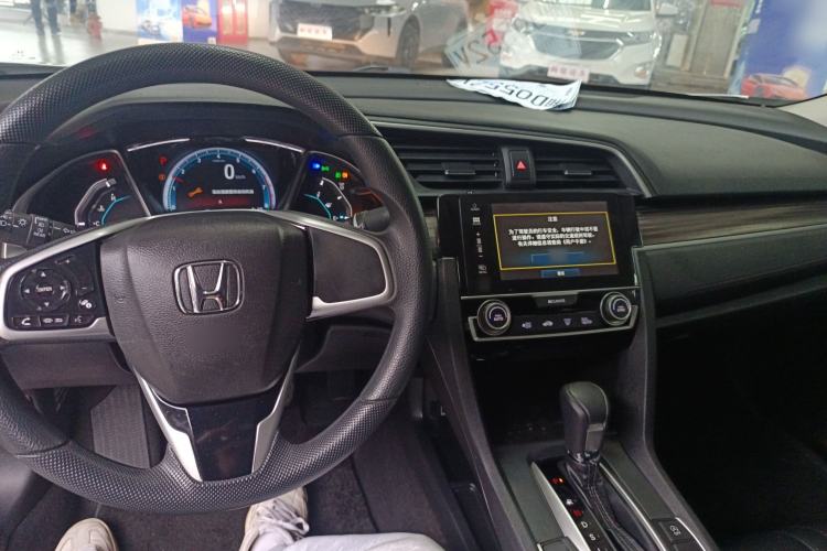 Used Honda Civic 2019 220TURBO CVT Dynamic Edition China VI Center Console