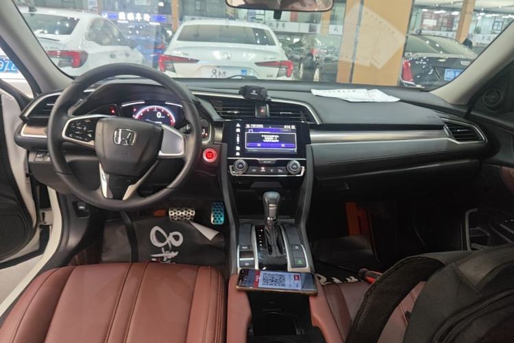 Used Honda Civic 2019 220TURBO CVT Dynamic Edition China VI Emission Standard Center Console