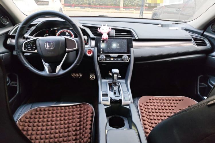 Used Honda Civic 2019 220TURBO CVT Dynamic Edition China VI Emission Standard Center Console