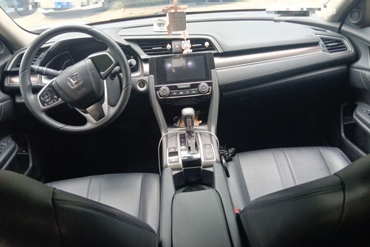 Used Honda Civic 2019 220TURBO CVT Dynamic Edition China VI Center Console