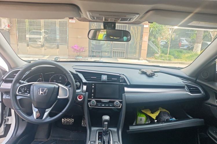 Used Honda Civic 2019 220TURBO CVT Dynamic Edition China VI Emission Standard Center Console