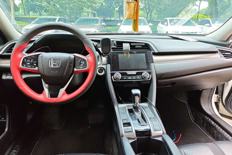 Used Honda Civic 2019 220TURBO CVT Power Edition China VI Emission Standard Center Console