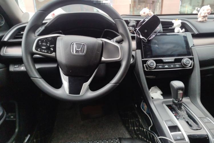 Used Honda Civic 2019 220TURBO CVT Dynamic Edition China VI Center Console