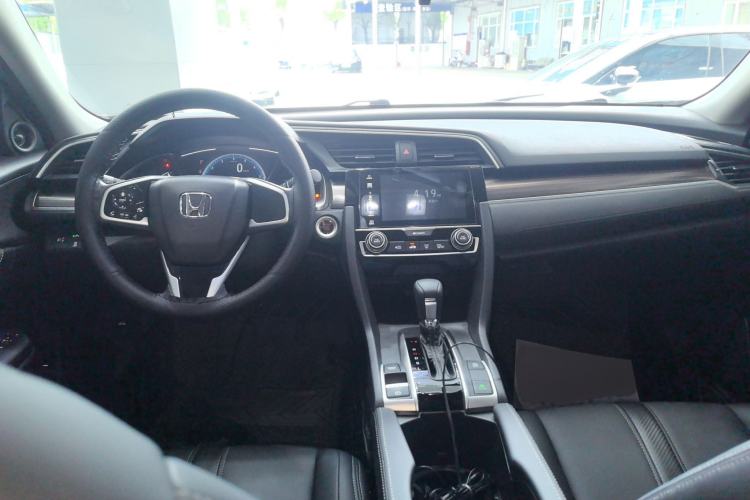 Used Honda Civic 2019 220TURBO CVT Dynamic Edition China VI Center Console