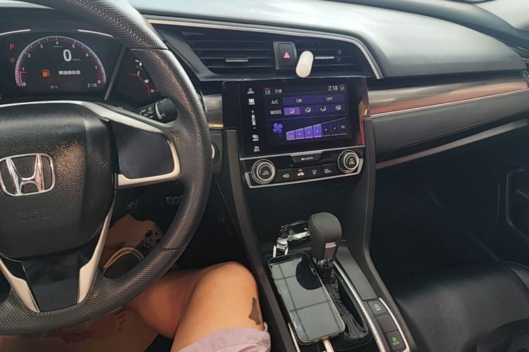 Used Honda Civic 2019 220TURBO CVT Dynamic Edition China VI Emission Standard Center Console