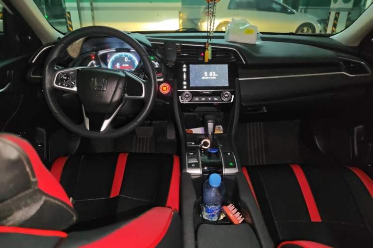 Used Honda Civic 2019 220TURBO CVT Dynamic Edition China VI Center Console