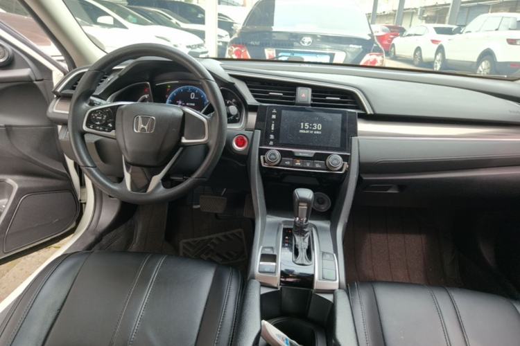 Used Honda Civic 2019 220TURBO CVT Dynamic Edition China VI Center Console