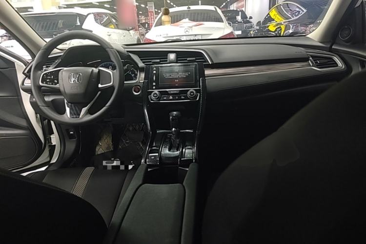 Used Honda Civic 2019 220TURBO CVT Dynamic Edition China VI Center Console