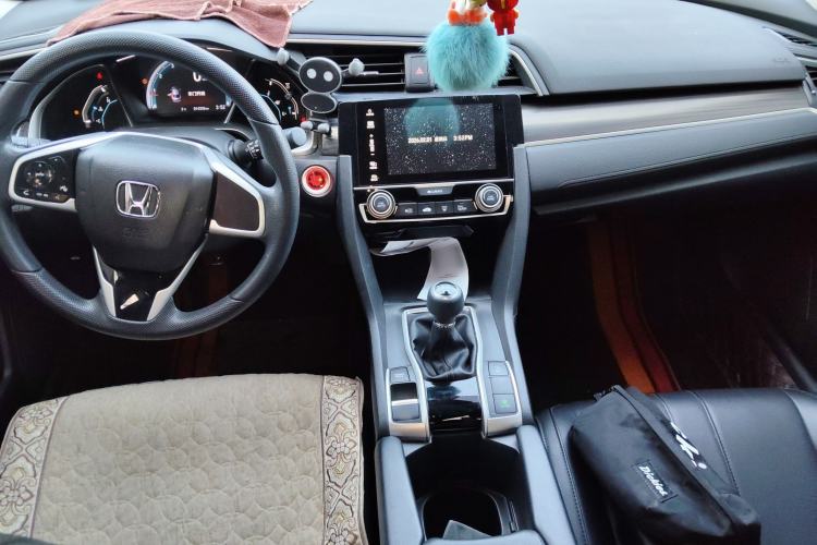 Used Honda Civic 2019 220TURBO Manual Jinkong Edition China VI Center Console