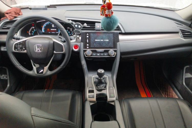 Used Honda Civic 2019 220TURBO Manual Jinkong Edition China VI Center Console