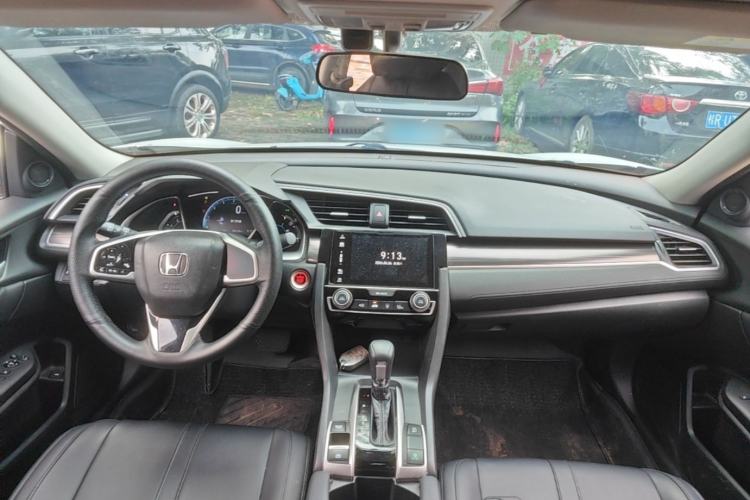 Used Honda Civic 2019 220TURBO CVT Dynamic Edition China VI Center Console