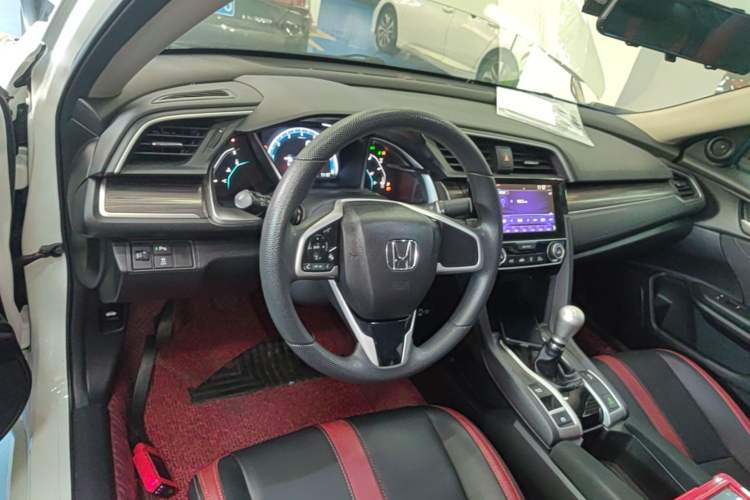 Used Honda Civic 2019 220TURBO Manual Jinkong Edition China VI Center Console