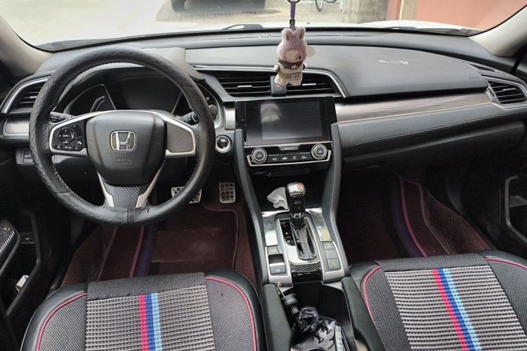 Used Honda Civic 2019 220TURBO CVT Dynamic Edition China VI Center Console