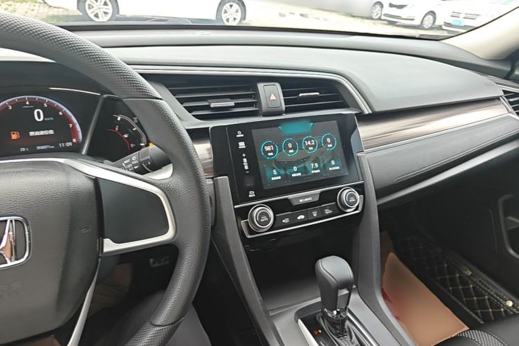 Used Honda Civic 2019 220TURBO CVT Dynamic Edition China VI Emission Standard Center Console