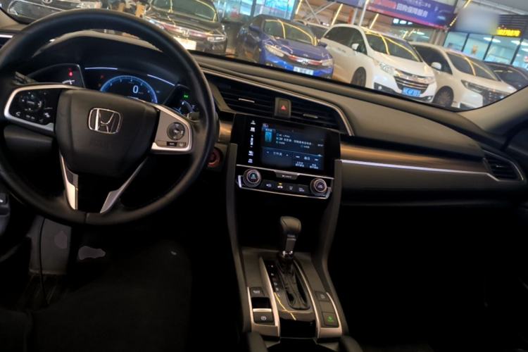 Used Honda Civic 2019 220TURBO CVT Dynamic Edition China VI Center Console