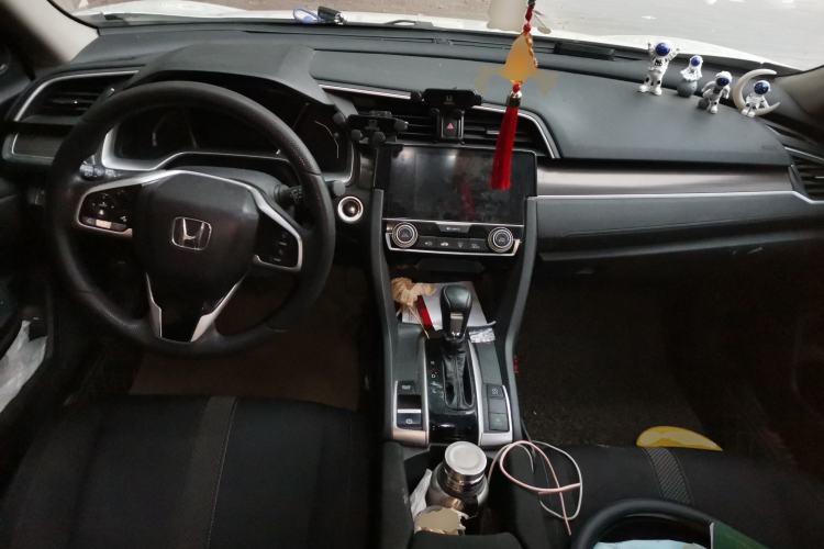 Used Honda Civic 2019 220TURBO CVT Dynamic Edition China VI Center Console